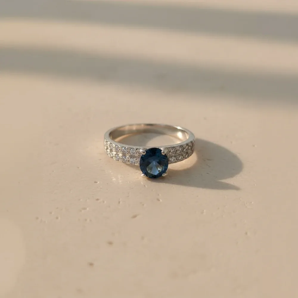 Luminous Band Ring – London Blue Topaz