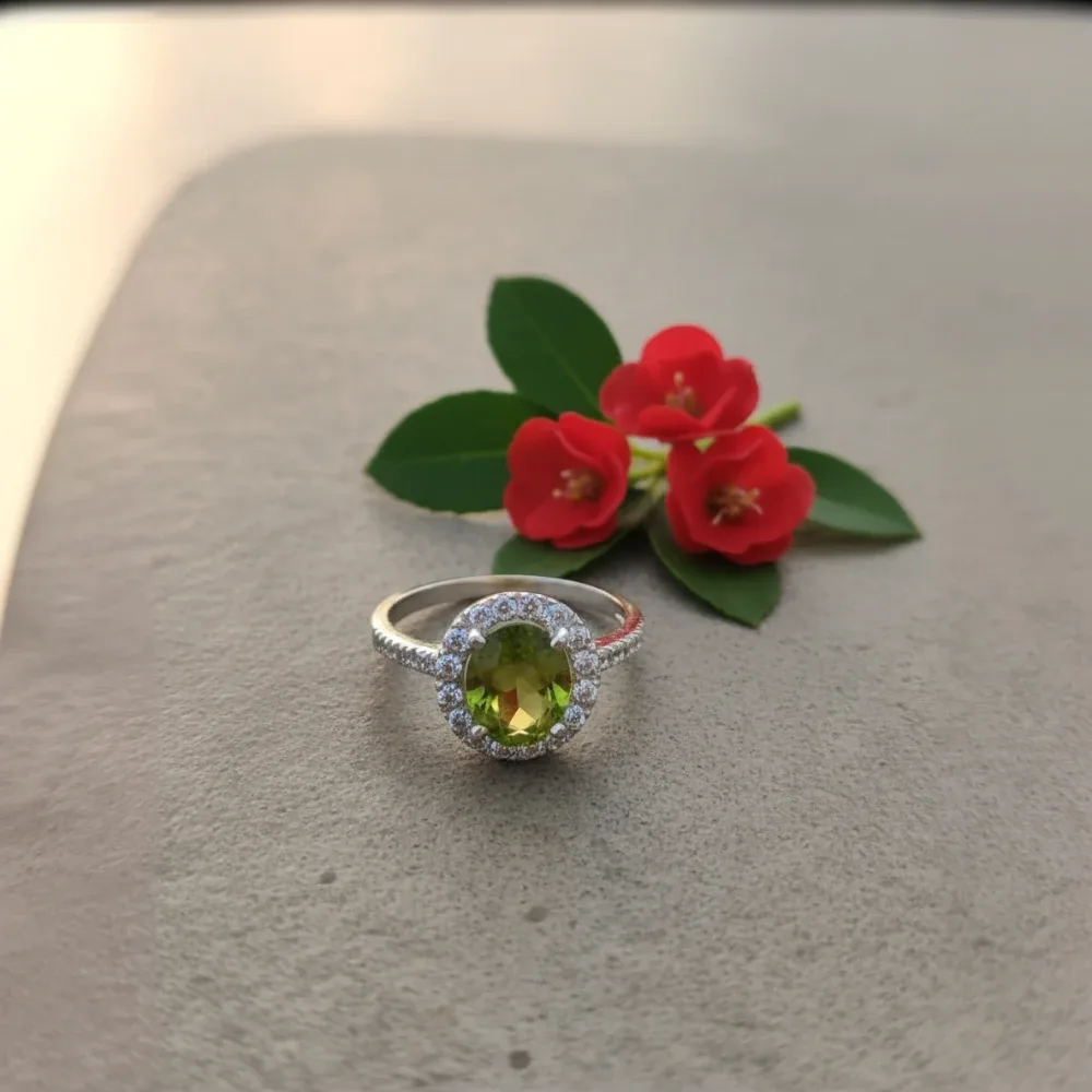 Radiant Aura Ring – Peridot