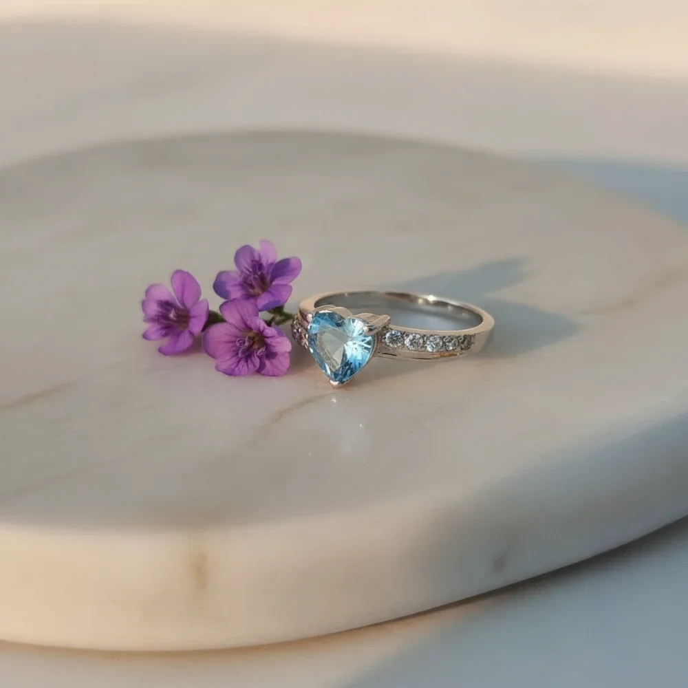 Eternal Heart Ring – Sky Blue Topaz