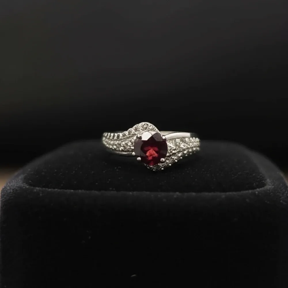 Eternal Grace Ring – Garnet