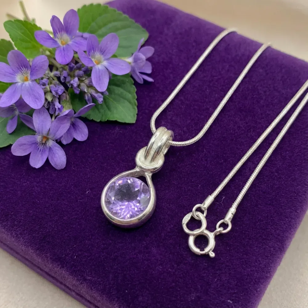 Lavender Gleam Pendant